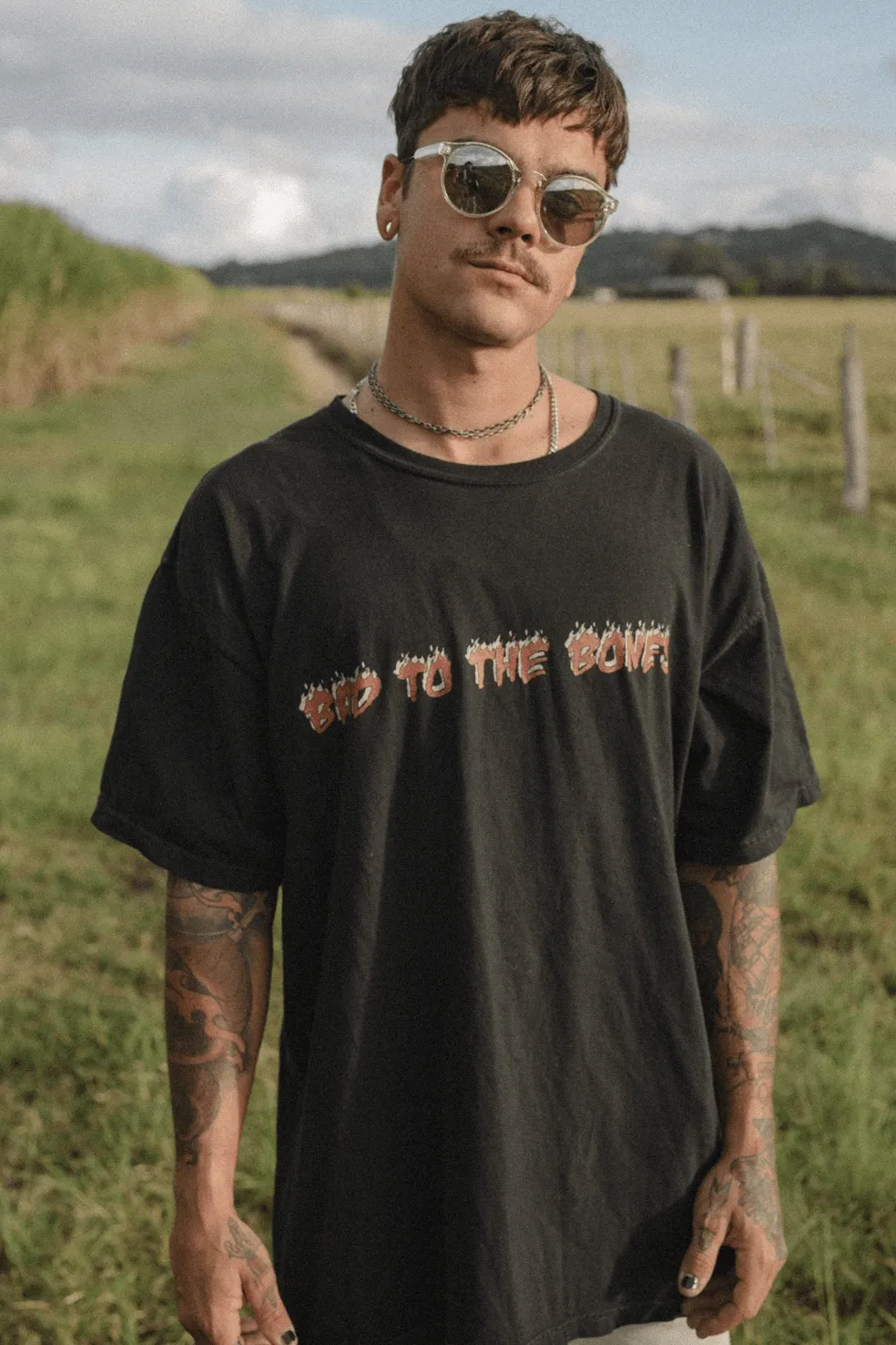 BILLY BONES CLUB BAD TO THE BONES UNISEX TEE - VINTAGE BLACK